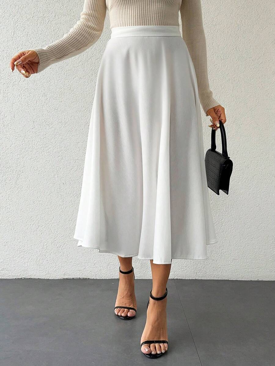 Klassisk medellång kjol