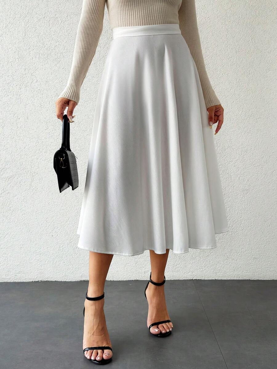 Klassisk medellång kjol