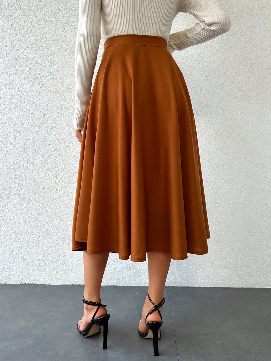 Klassisk medellång kjol