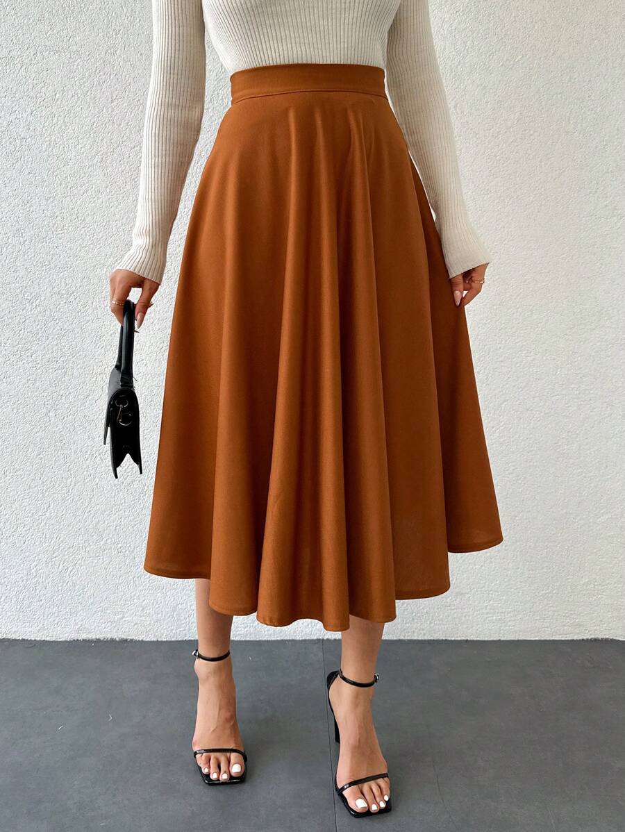 Klassisk medellång kjol