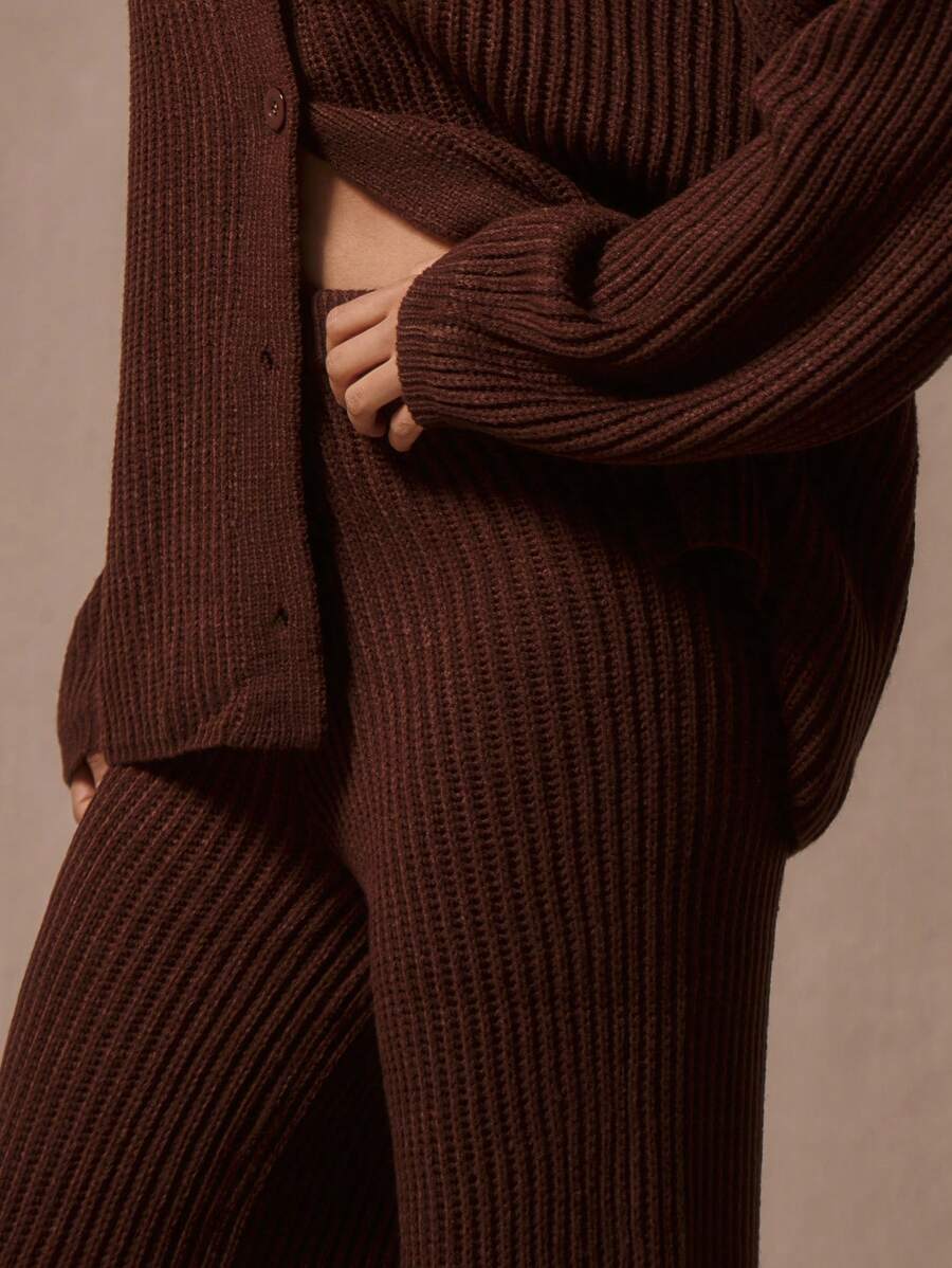 Vida stickade byxor i Y2K-stil