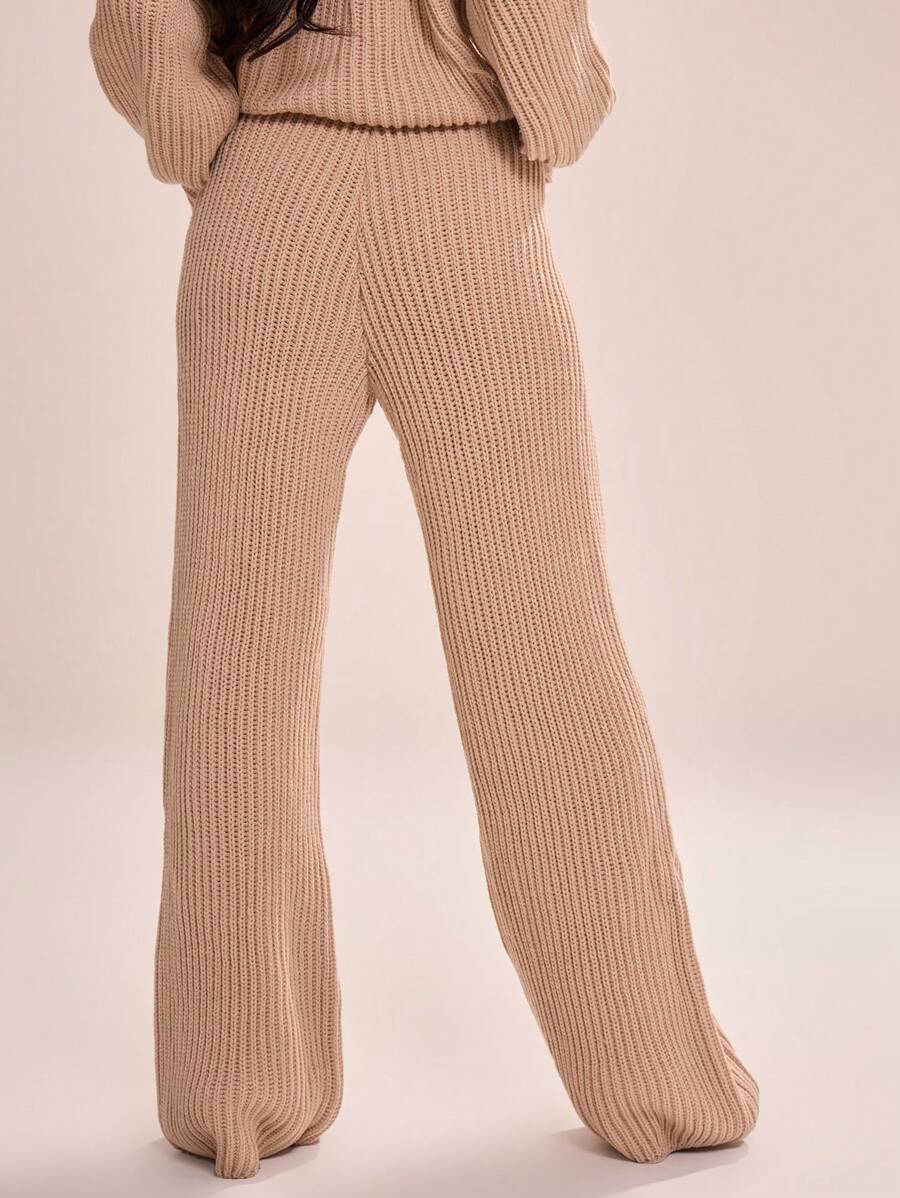 Vida stickade byxor i Y2K-stil