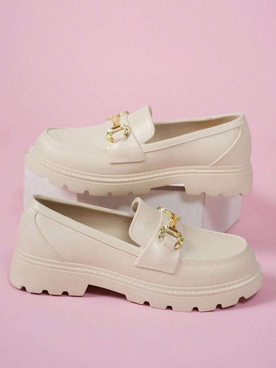 Trendiga damloafers med spänne