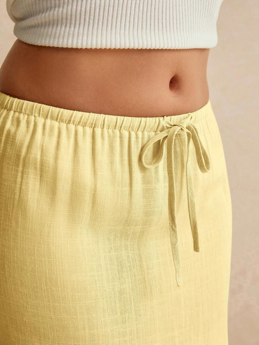 Minimalistisk Kjol med Dragsko