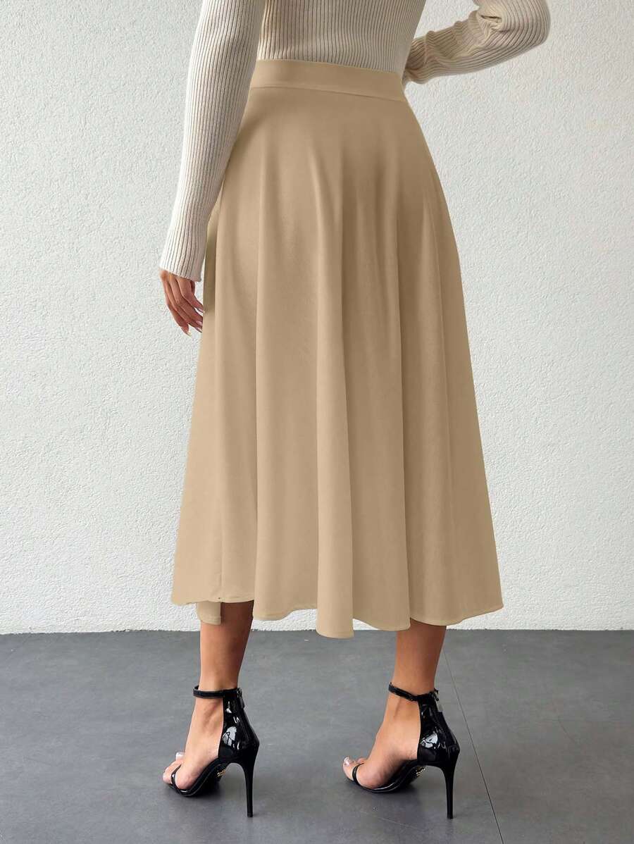 Klassisk medellång kjol