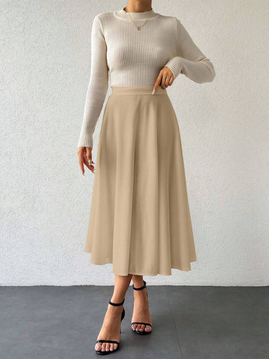 Klassisk medellång kjol